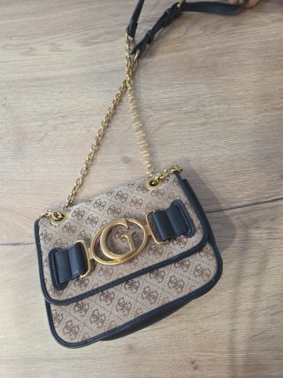 Bolso Guess Marrón y Dorado