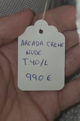 Vestido de novia con encaje.