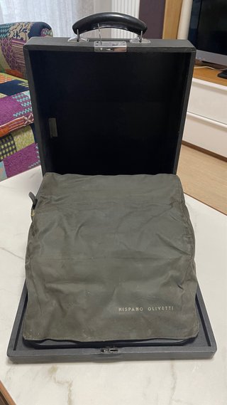 Máquina de escribir Hispano Olivetti Studio 46