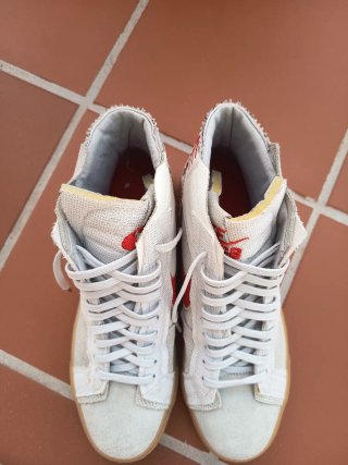Zapatillas Nike Blazer Mid '77 Gris/Rojo