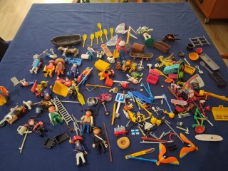 Lote Playmobil: Barco, Figuras y Accesorios