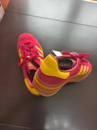 Adidas Gazelle Bolt J Talla 38 Burdeos y Amarillo