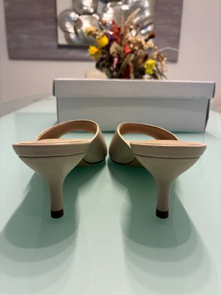 Mules de piel auténtica beige