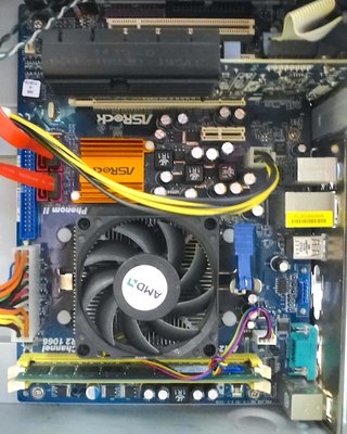 PC AMD 64x2 torre Medion. W7/4Gb/500 SATA/AMD5450