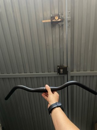 Manubrio bici trekking nero