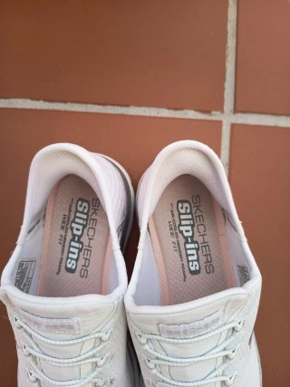 Zapatillas Skechers Mujer Blancas y Plateadas