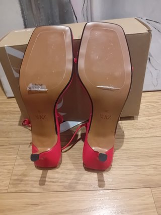 Sandalias tacón Zara rojas tiras minimal talla 38