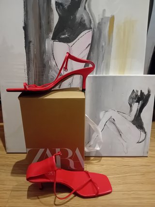 Sandalias tacón Zara rojas tiras minimal talla 38