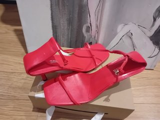 Sandalias tacón Zara rojas tiras minimal talla 38
