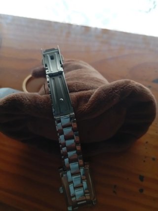 Reloj Casio Mujer Plata y Blanco