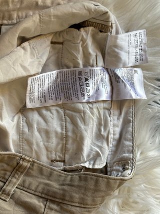 Pantalón Corto Short Beige Levi's 423 | W30