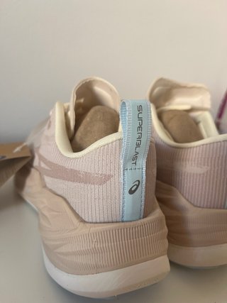 Zapatillas Asics Superblast Beige/Rosa