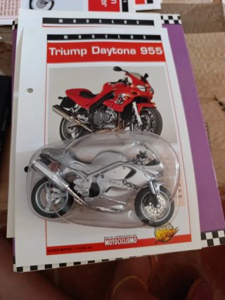 Maisto Triumph Daytona 955i Moto Colección
