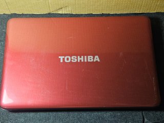 Portátil Toshiba Satellite C855 Negro/Rojo