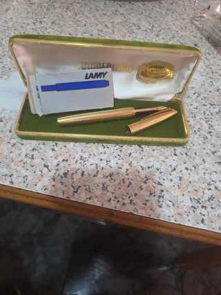 Pluma Waterman Bañada en Oro