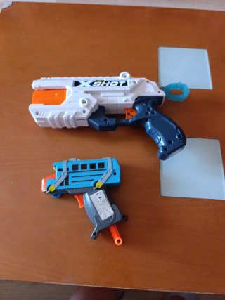 Pistolas de Juguete X-Shot y Bus Escolar Con balas