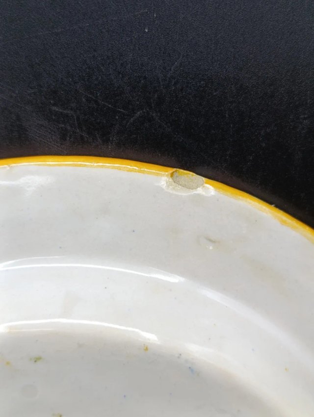 Plato de cerámica decorado