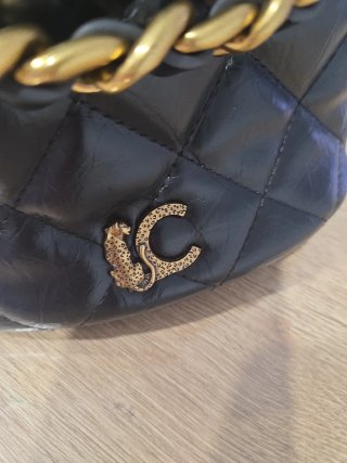 Bolso Lola Casademunt negro y dorado