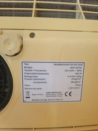 Pingüino aire acondicionado beige