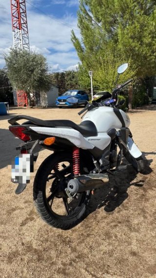 Honda CB125F Blanca 2021