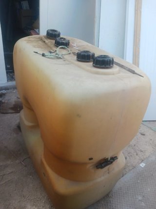 Cuba combustible/agua