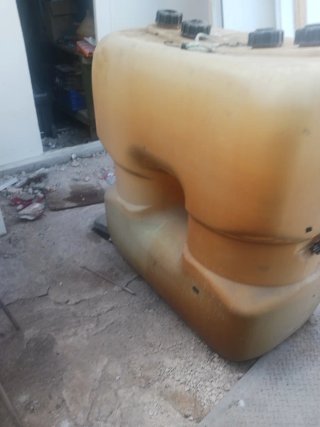 Cuba combustible/agua