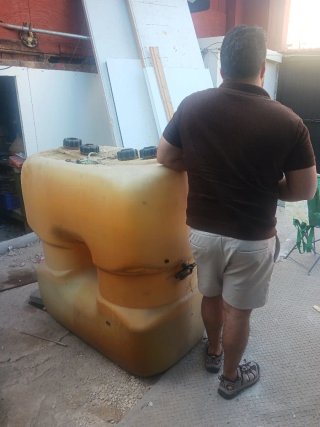 Cuba combustible/agua