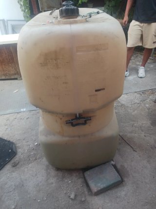 Cuba combustible/agua