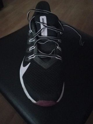Zapatillas Nike Talla 39 Negras y morado muy claro
