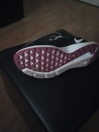 Zapatillas Nike Talla 39 Negras y morado muy claro