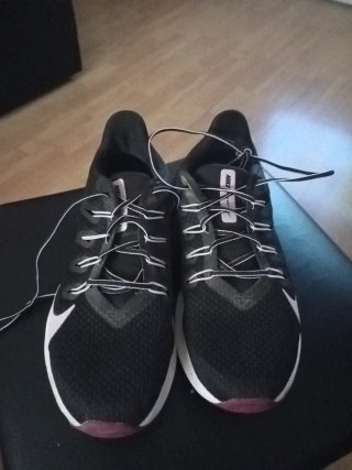 Zapatillas Nike Talla 39 Negras y morado muy claro