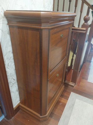 Mueble zapatero de madera amplio