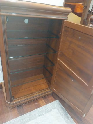 Mueble zapatero de madera amplio