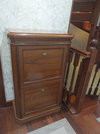 Mueble zapatero de madera amplio