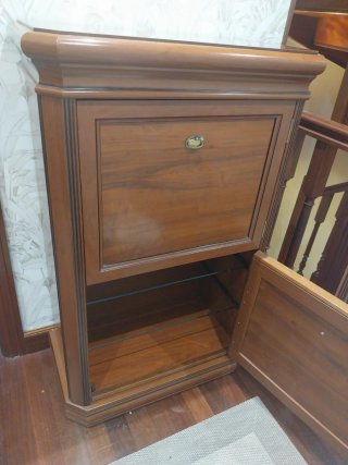Mueble zapatero de madera amplio