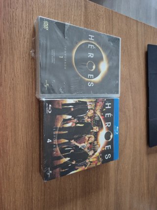 Pack Heroes Temporada 1 DVD y Temporada 4 Blu-ray