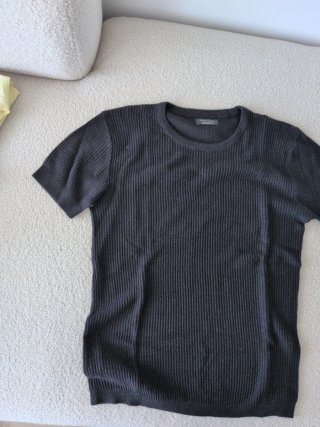 Camiseta Zara punto manga corta negra