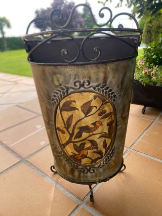 Paragüero antiguo metal decorado pájaros