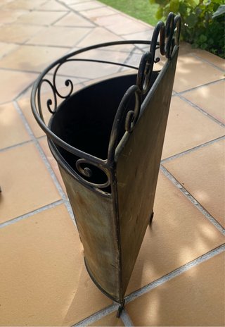 Paragüero antiguo metal decorado pájaros
