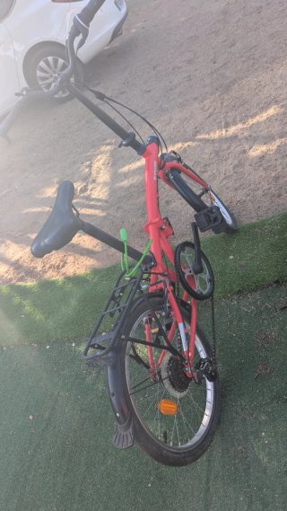 Bicicleta plegable B-TWIN roja