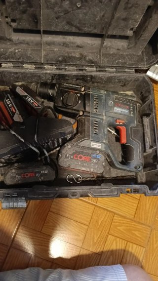 Taladro percutor Bosch Professional 18V