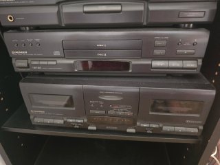 Cadena de música Pioneer con altavoces