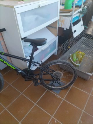 Bicicleta BTWIN montaña verde