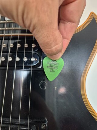 Guitarra ESP Standard Eclipse I Bare knuckle