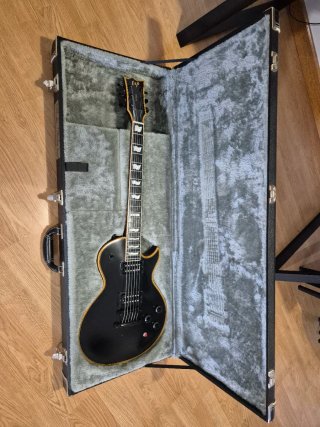 Guitarra ESP Standard Eclipse I Bare knuckle