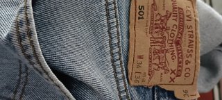 Pantalones Levis desgastados