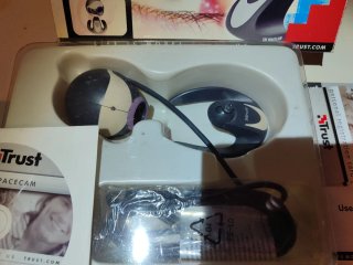 Webcam Trust Spacecam 120 USB con piedistallo