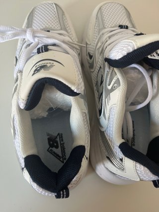 Zapatillas New Balance 530 Plata y Blanco