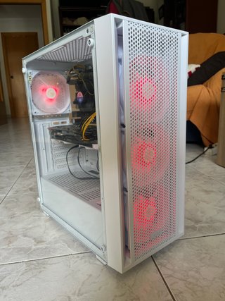 PC Gaming Blanco con RGB