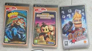 Lote 6 Giochi PSP + 1 Film UMD